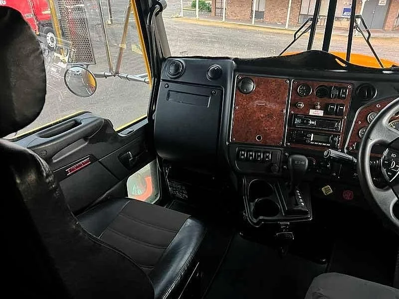 2016 Kenworth T600 Series T609 6x4 prime mover - Image 29