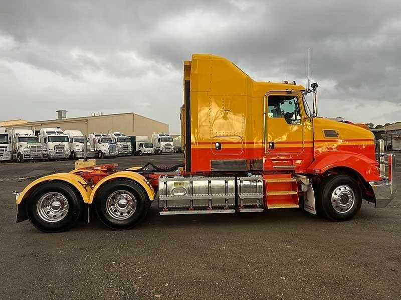 2016 Kenworth T600 Series T609 6x4 prime mover - Image 4