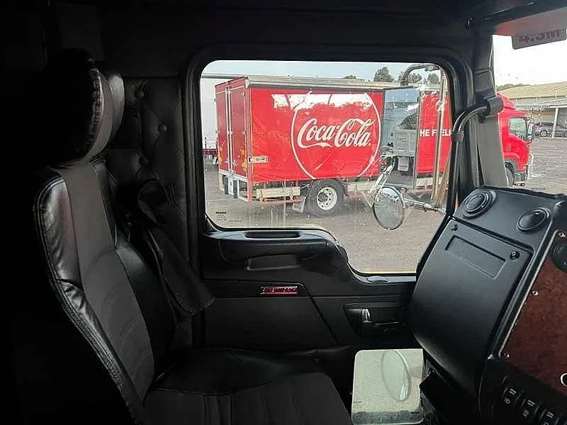 2016 Kenworth T600 Series T609 6x4 prime mover - Image 32