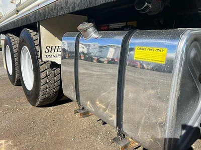 2017 Isuzu Giga 6x4 Hardox tipper only 229486 kms photo 16
