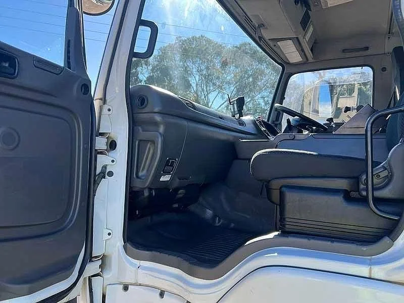 2017 Isuzu Giga 6x4 Hardox tipper only 229486 kms - Image 18