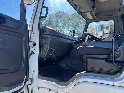 2017 Isuzu Giga 6x4 Hardox tipper only 229486 kms photo 18