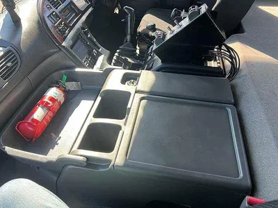 2017 Isuzu Giga 6x4 Hardox tipper only 229486 kms photo 22