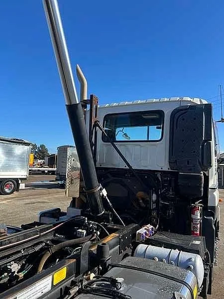 2017 Isuzu Giga 6x4 Hardox tipper only 229486 kms - Image 30