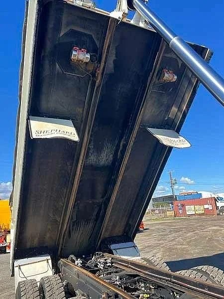 2017 Isuzu Giga 6x4 Hardox tipper only 229486 kms - Image 31