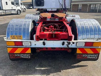 2017 Kenworth T909 140 ton rated photo 11