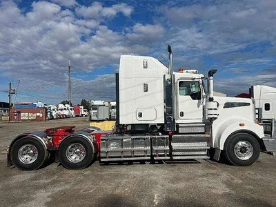 2017 Kenworth T909 140 ton rated photo 5