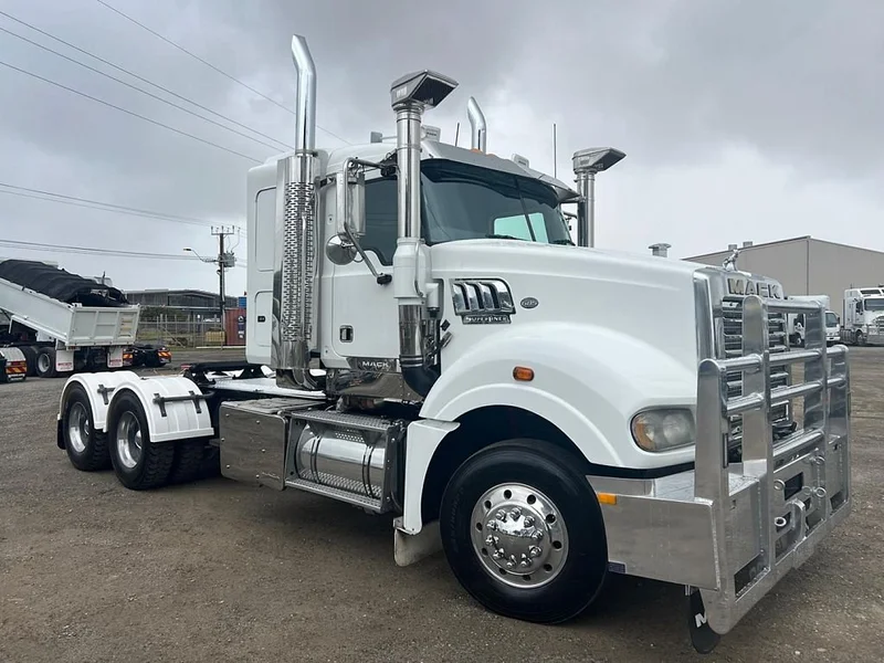 2018 Mack SUPERLINER 6X4 Prime Mover will take 4 mtr tip body - Image 2