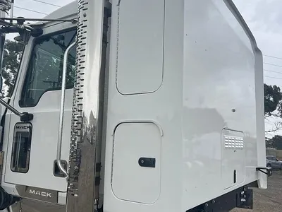2018 Mack SUPERLINER 6X4 Prime Mover will take 4 mtr tip body photo 16