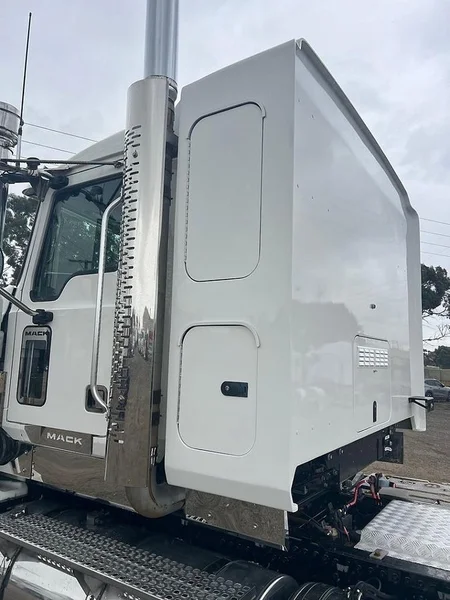 2018 Mack SUPERLINER 6X4 Prime Mover will take 4 mtr tip body - Image 16