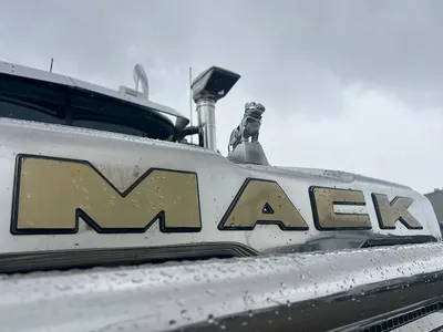 2018 Mack SUPERLINER 6X4 Prime Mover will take 4 mtr tip body photo 19