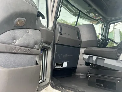 2018 Mack SUPERLINER 6X4 Prime Mover will take 4 mtr tip body photo 22