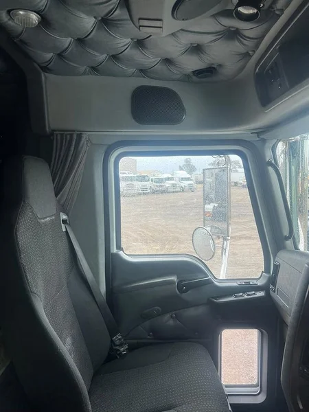 2018 Mack SUPERLINER 6X4 Prime Mover will take 4 mtr tip body - Image 33