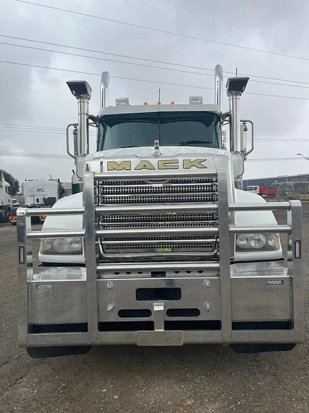 2018 Mack SUPERLINER 6X4 Prime Mover will take 4 mtr tip body - Image 7