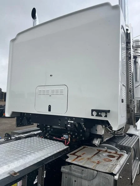 2018 Mack SUPERLINER 6X4 Prime Mover will take 4 mtr tip body - Image 8