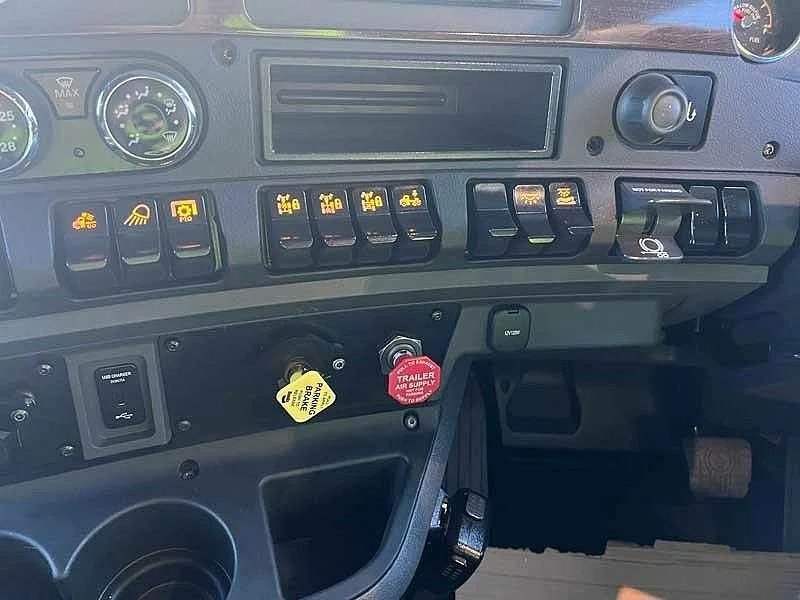 2021 Kenworth T610 T610 SAR 6x4 prime mover with recent engine rebuild - Image 20