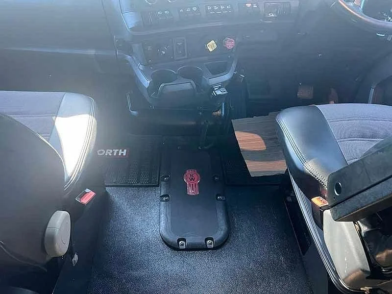 2021 Kenworth T610 T610 SAR 6x4 prime mover with recent engine rebuild - Image 39