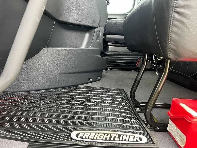 2022 Freightliner Cascadia 6x4 Day Cab Hardox tipper with 148608 kms - Image 17