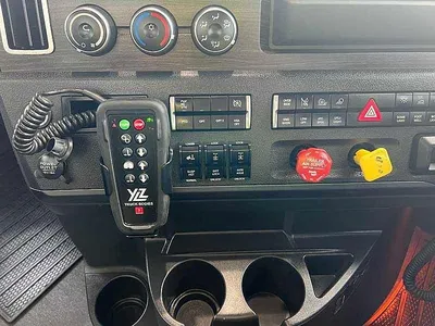 2022 Freightliner Cascadia 6x4 Day Cab Hardox tipper with 148608 kms photo 22