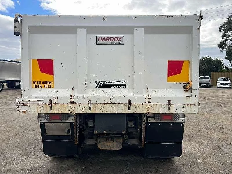 2022 Freightliner Cascadia 6x4 Day Cab Hardox tipper with 148608 kms - Image 5
