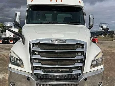 2022 Freightliner Cascadia 6x4 Day Cab Hardox tipper with 148608 kms photo 10