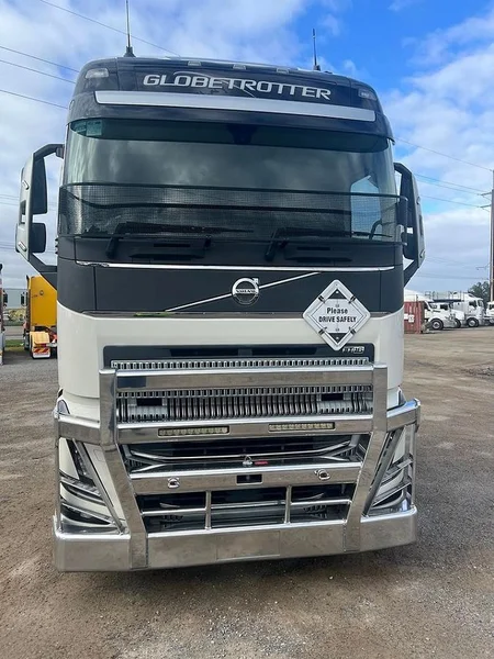 2022 Volvo FH Series FH600 6X4 Prime Mover only 297600 kms - Image 6