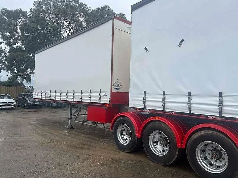 2004 Lusty/Maxitrans Curtainersiders 34 Pallet BDouble with Mezz in rear and Ringfeder - Image 16