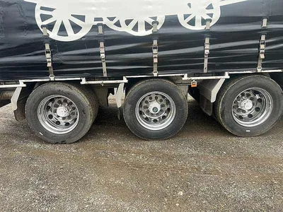 2017 Krueger Curtainsiders BDouble curtainsiders rear drop deck with mezz photo 6