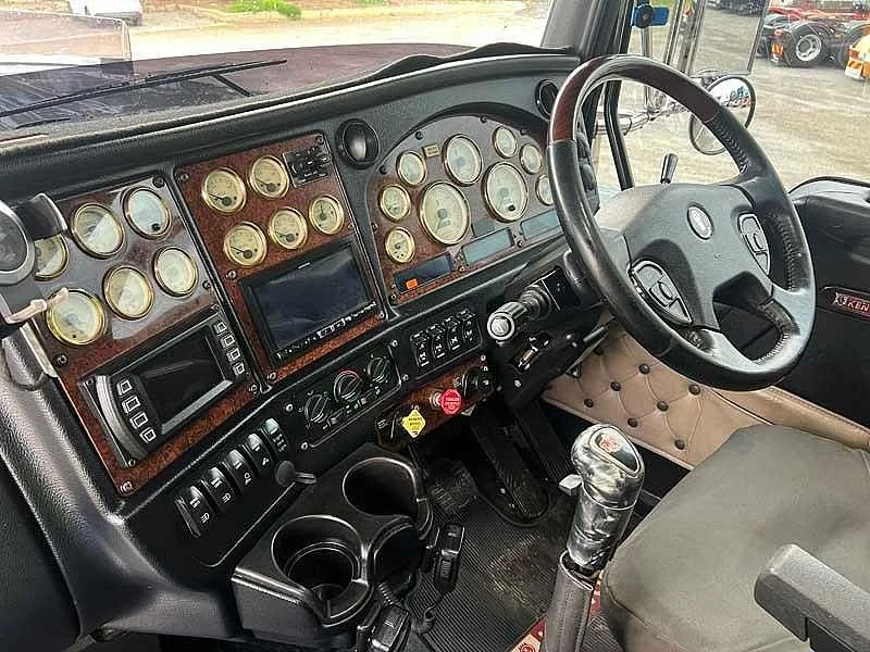 2021 Kenworth C5 Series C509 with recent engine history and low kms - Image 24