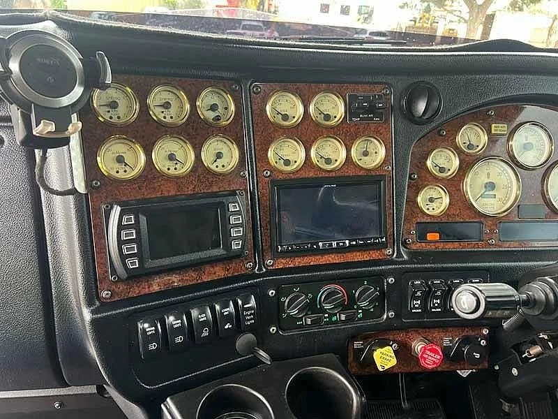 2021 Kenworth C5 Series C509 with recent engine history and low kms - Image 27