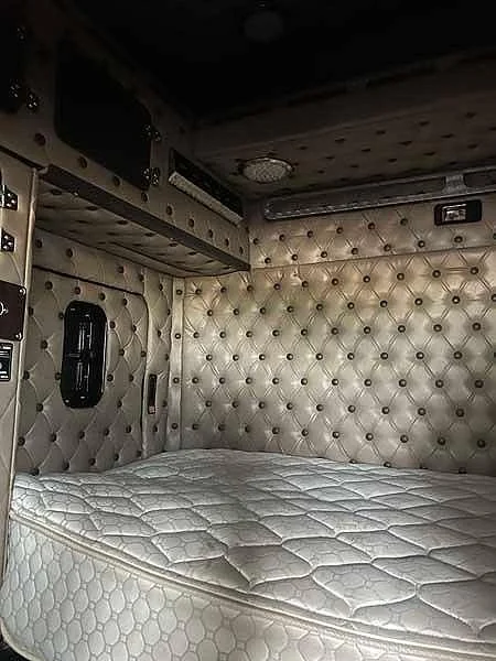 2021 Kenworth C5 Series C509 with recent engine history and low kms - Image 37
