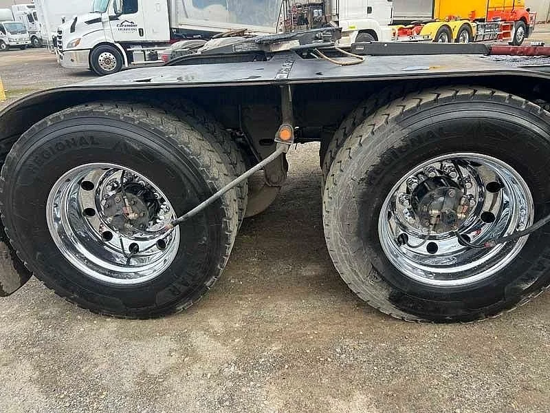 2021 Kenworth C5 Series C509 with recent engine history and low kms - Image 5