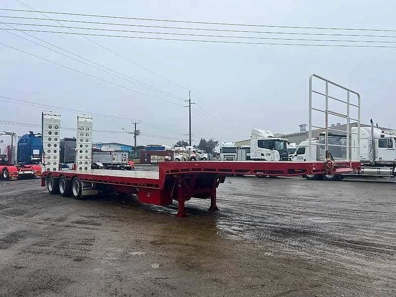 2022 Howard Porter Tri Axle Drop Deck with Ramps and Ringfeder