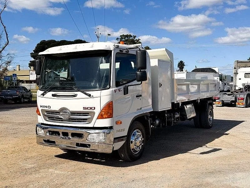 2015 Hino 500 Series FE1426 Auto Tipper - Image 4
