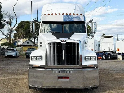 2019 Western Star 5800 Series 5864SS photo 2