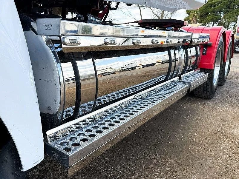 2019 Western Star 5800 Series 5864SS - Image 15