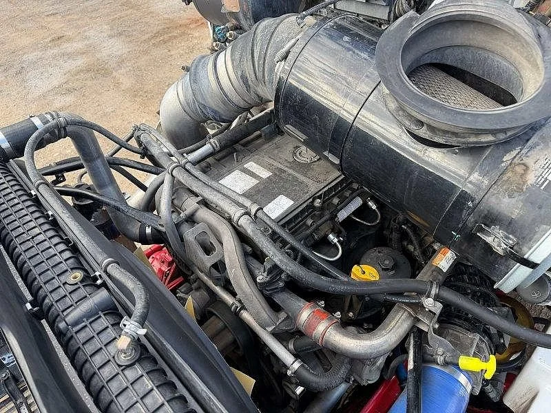 2019 Western Star 5800 Series 5864SS - Image 28