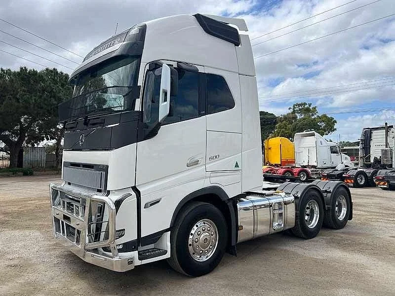 2022 Volvo FH Series FH600 XL Globetrotter 6x4 prime mover - Image 13