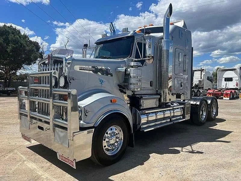 2018 Kenworth T909 6x4 prime mover rebuild history - Image 12