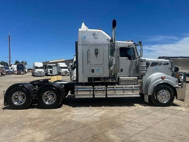 2018 Kenworth T909 6x4 prime mover rebuild history - Image 3