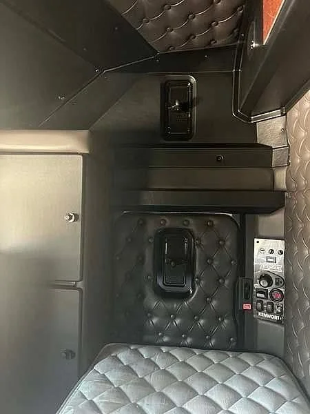 2018 Kenworth T909 6x4 prime mover rebuild history - Image 29
