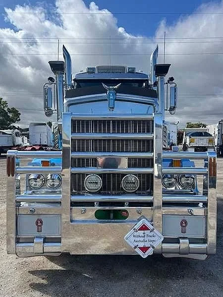2020 Kenworth T909 6x4 prime mover 155 ton Recent Cummins engine work - Image 13