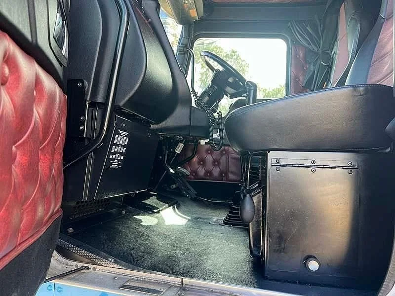 2020 Kenworth T909 6x4 prime mover 155 ton Recent Cummins engine work - Image 19