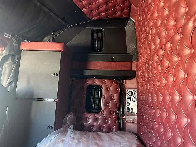 2020 Kenworth T909 6x4 prime mover 155 ton Recent Cummins engine work - Image 31